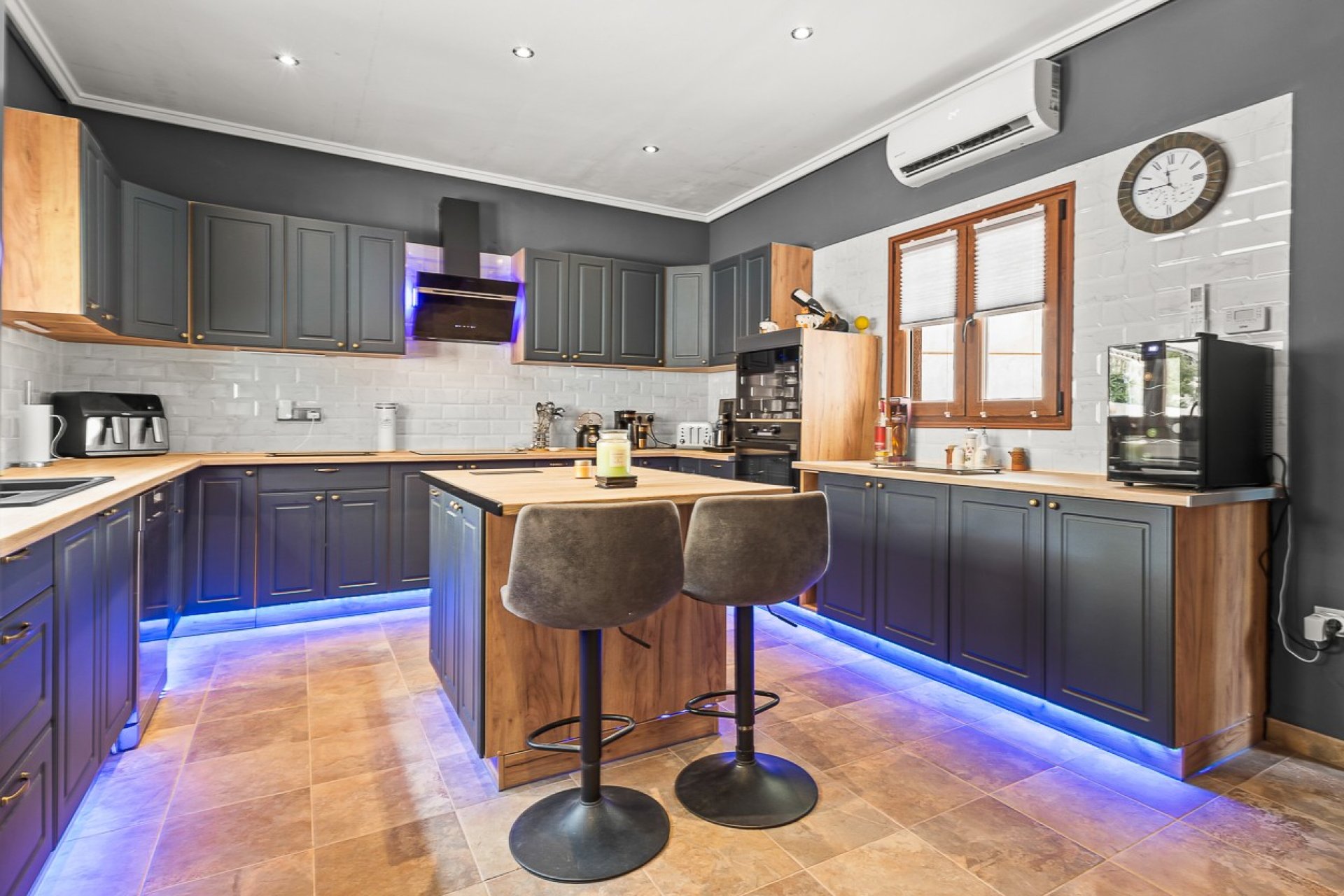 Resale - Finca -
Torremendo