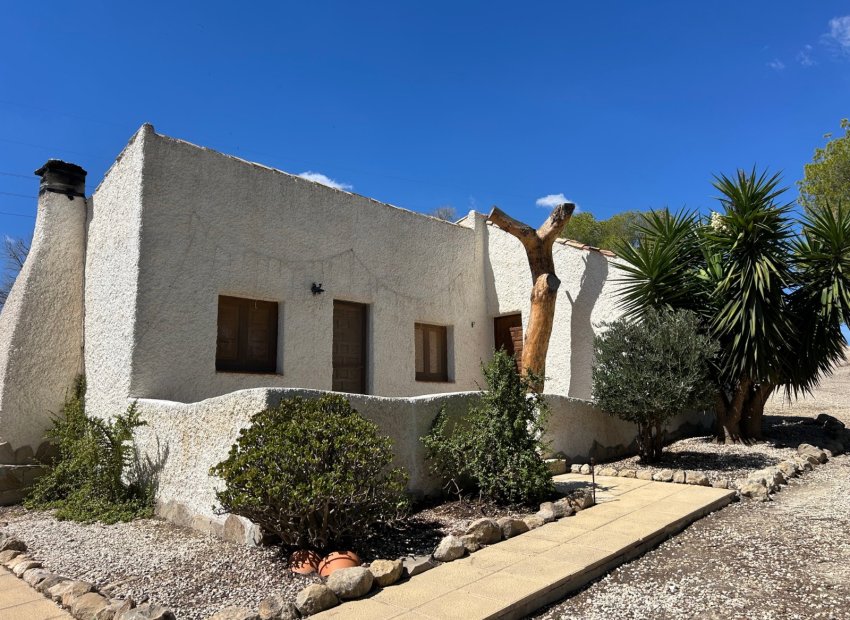 Resale - Finca -
Torremendo