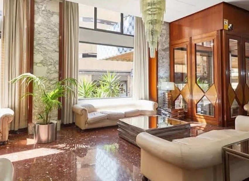 Resale - Studio -
Alicante - Centro