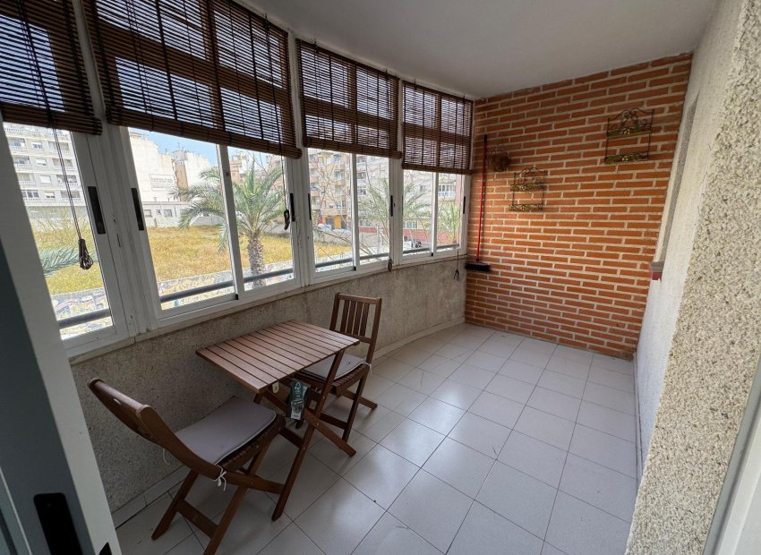 Resale - Studio -
Torrevieja - Playa de Los Locos-Curva del Palangre