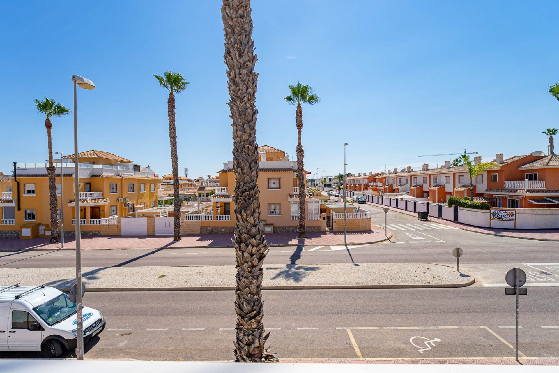 Resale - Townhouse -
Ciudad Quesada - Doña Pepa
