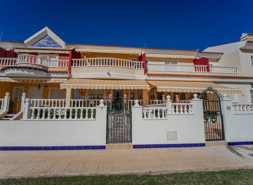 Resale - Townhouse -
Ciudad Quesada - Lo Marabú