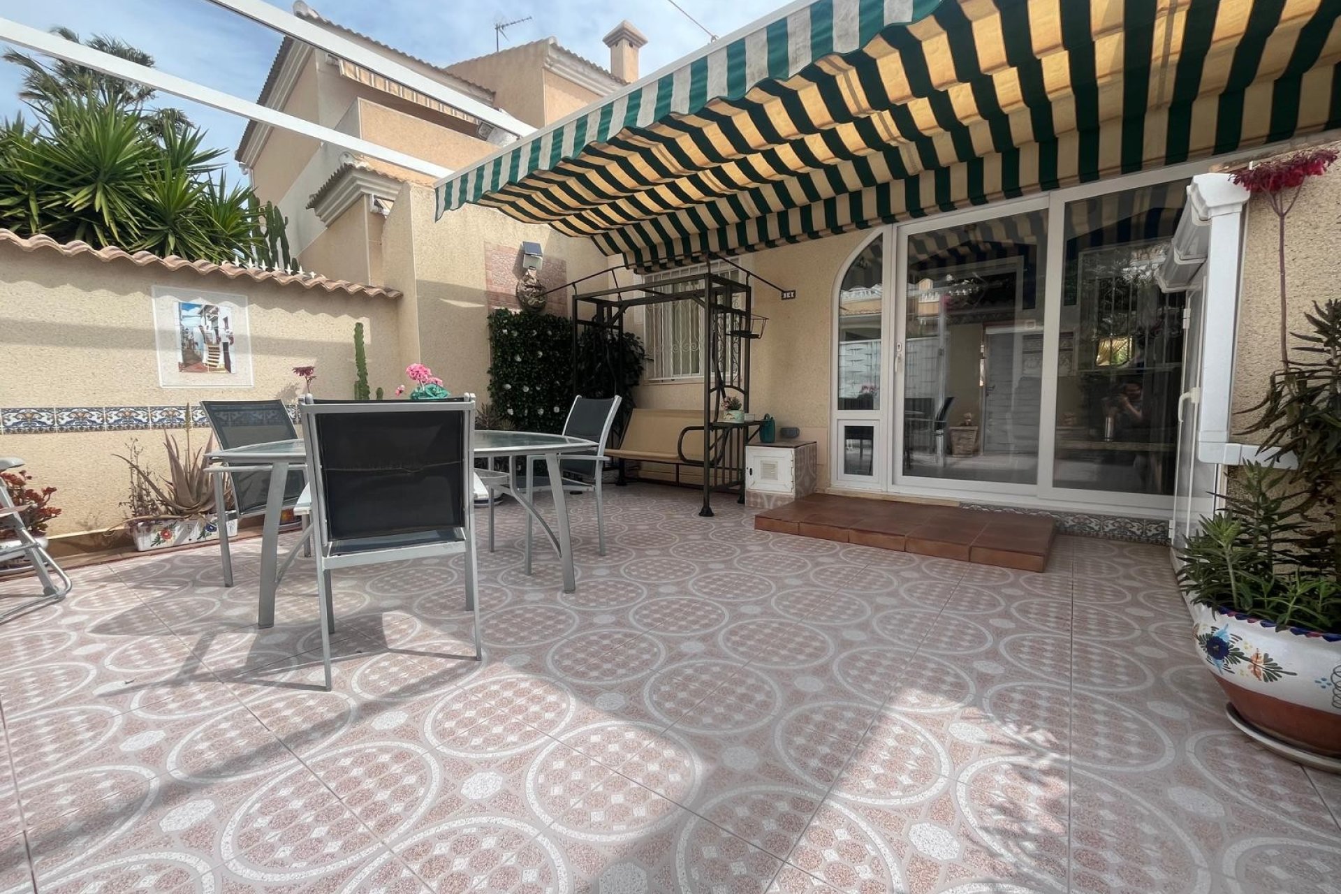 Resale - Townhouse -
Ciudad Quesada