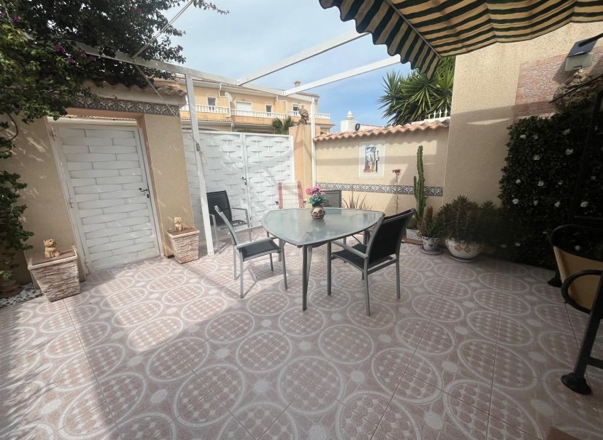 Resale - Townhouse -
Ciudad Quesada