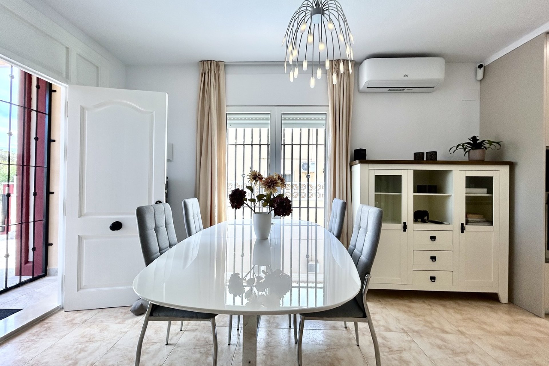 Resale - Townhouse -
Dehesa De Campoamor
