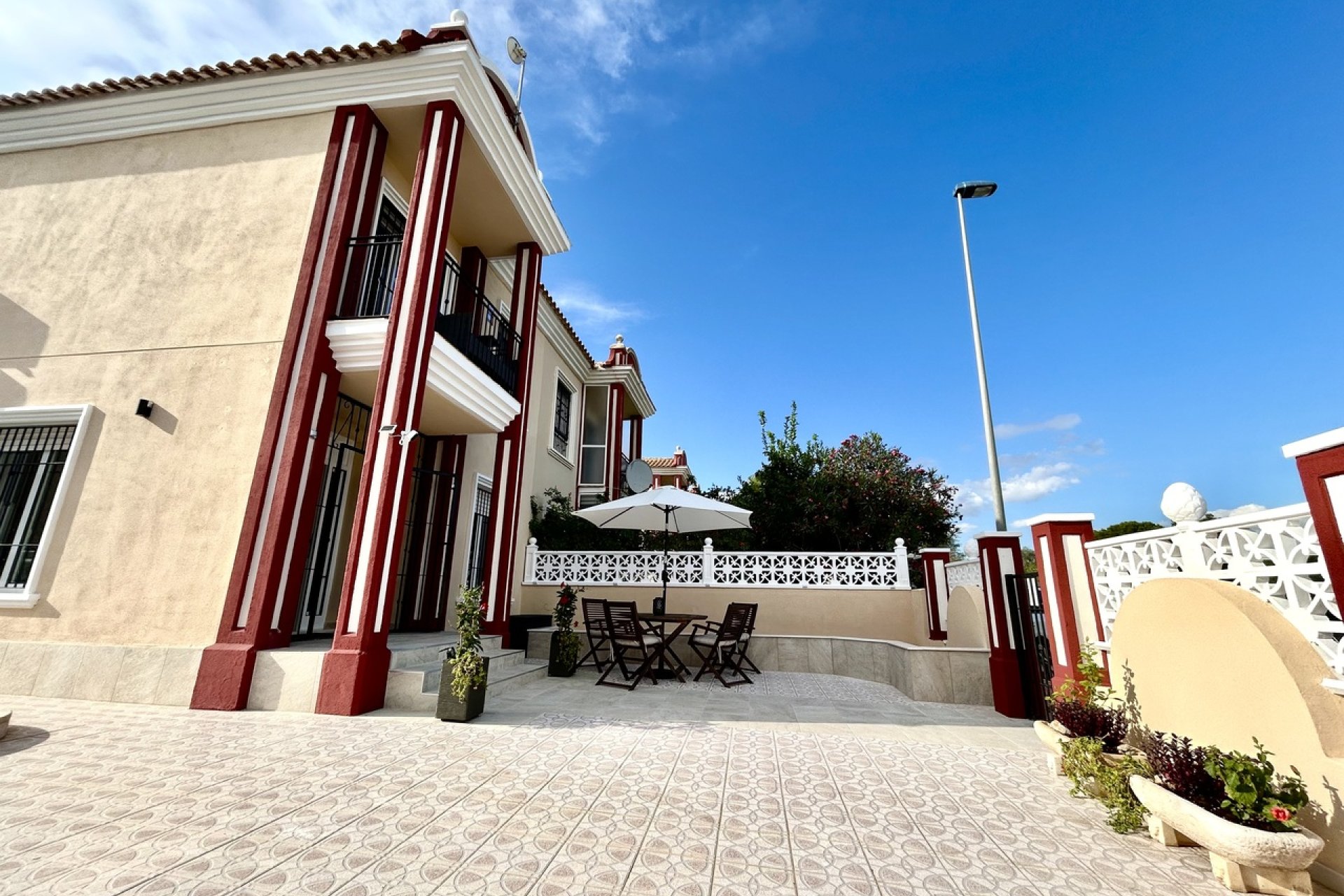 Resale - Townhouse -
Dehesa De Campoamor