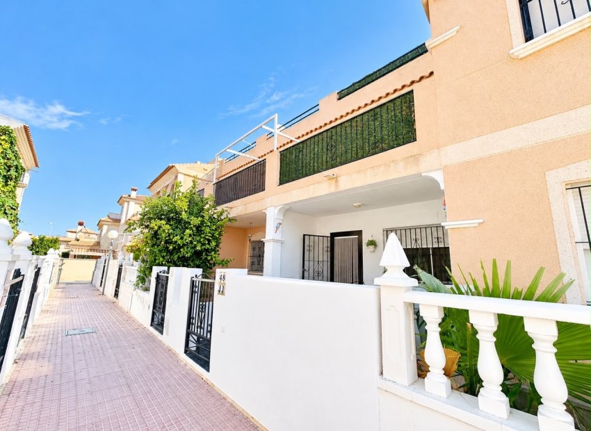 Resale - Townhouse -
Orihuela Costa - La Zenia