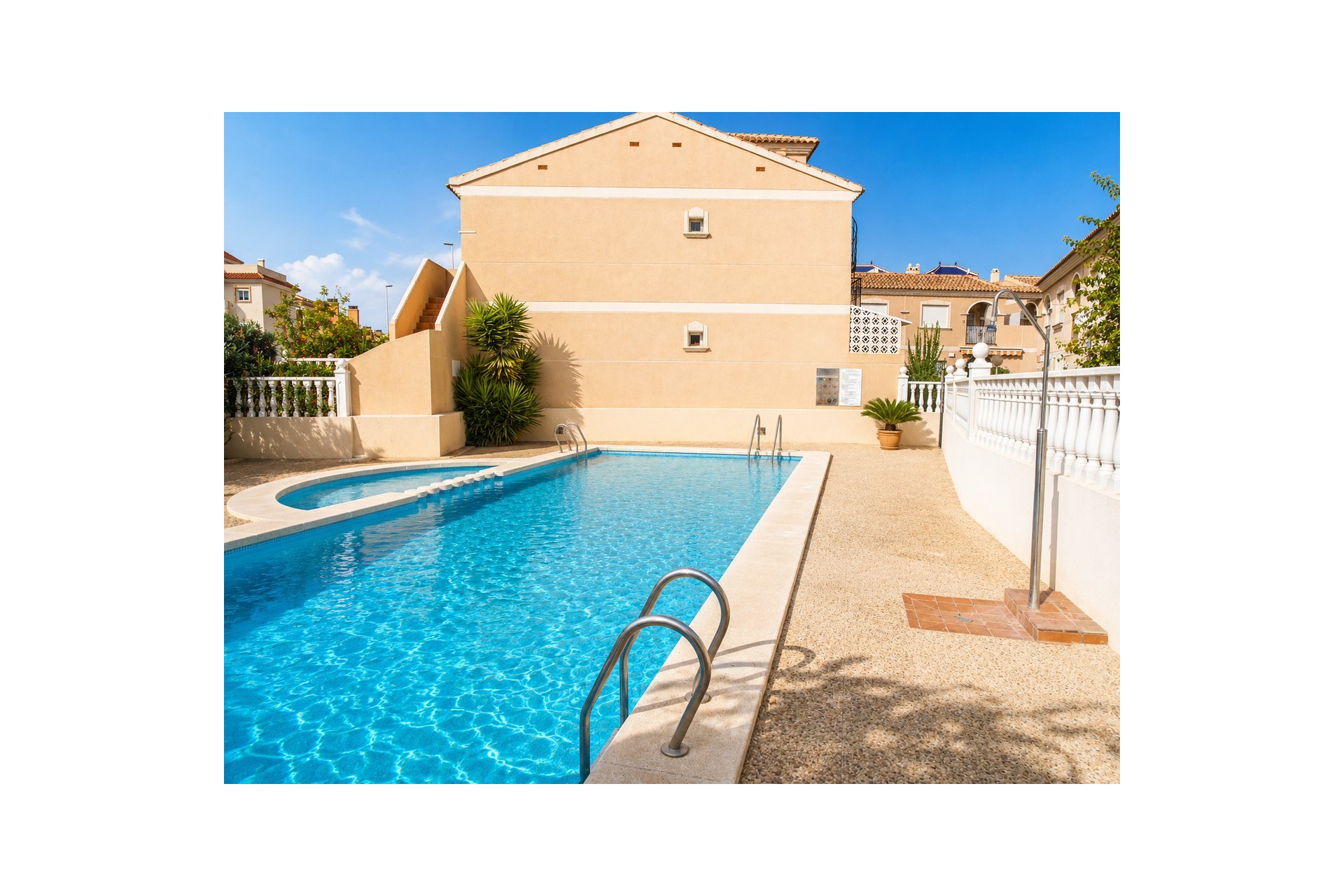 Resale - Townhouse -
Orihuela Costa - La Zenia