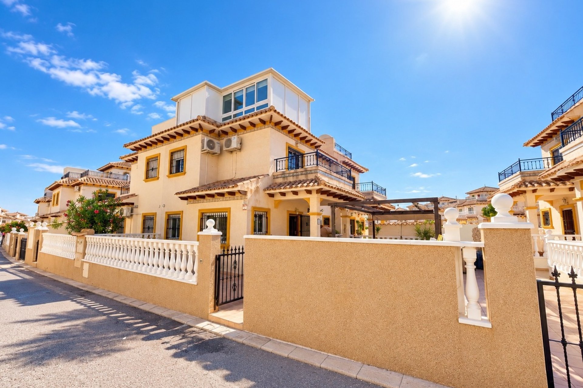 Resale - Townhouse -
Orihuela Costa - La Zenia