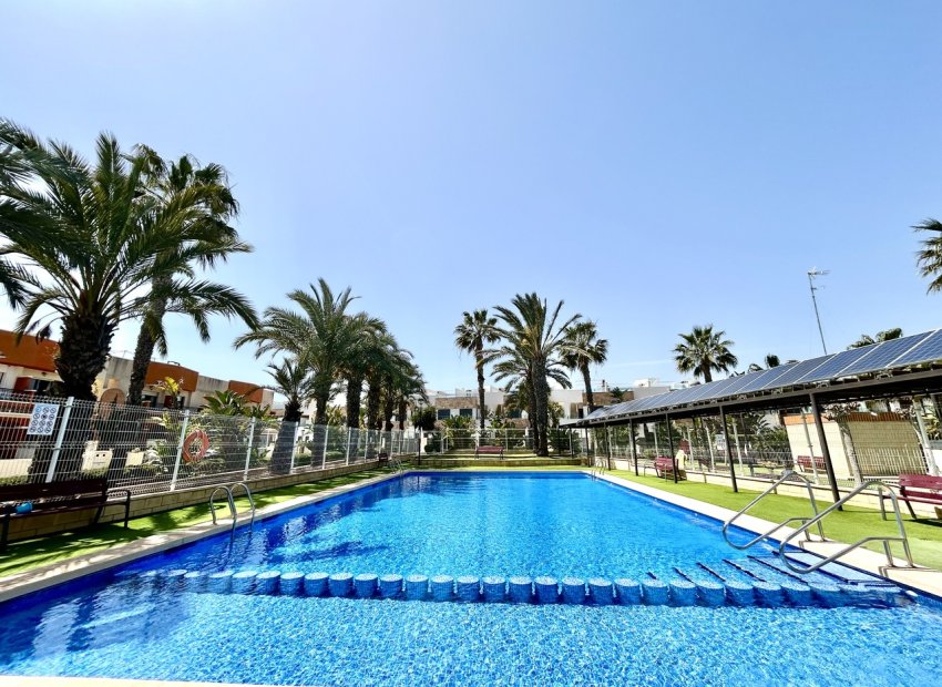 Resale - Townhouse -
Orihuela Costa - Los Dolses