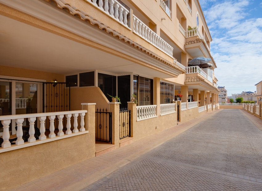 Resale - Townhouse -
Orihuela Costa - Los Dolses