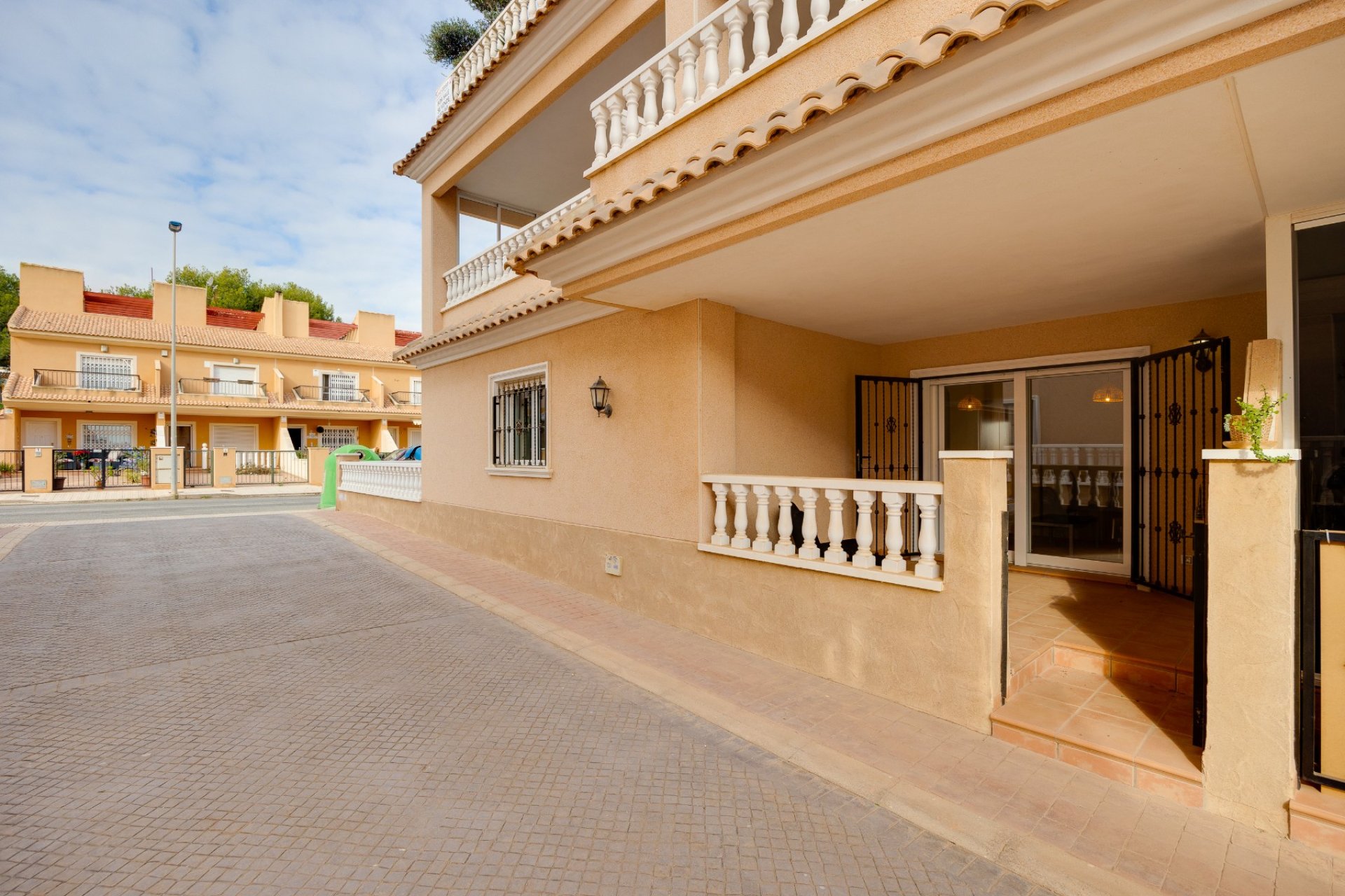 Resale - Townhouse -
Orihuela Costa - Los Dolses