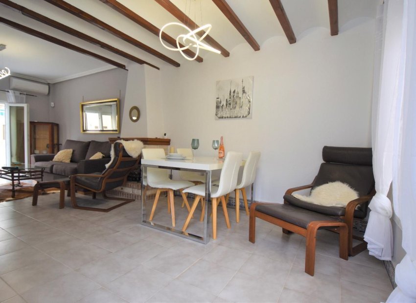 Resale - Townhouse -
Orihuela Costa - Playa Flamenca