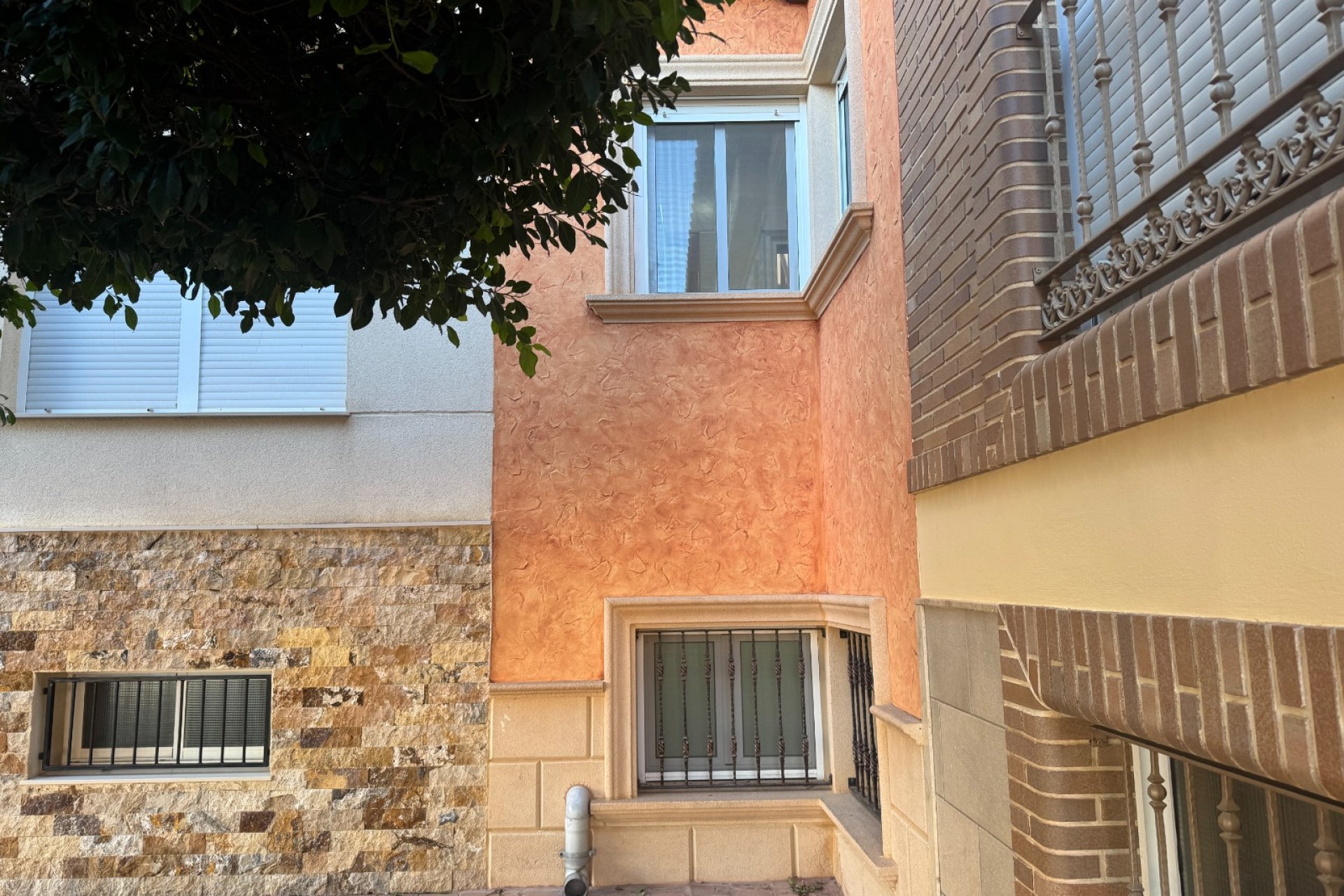 Resale - Townhouse -
Rojales - Pueblo