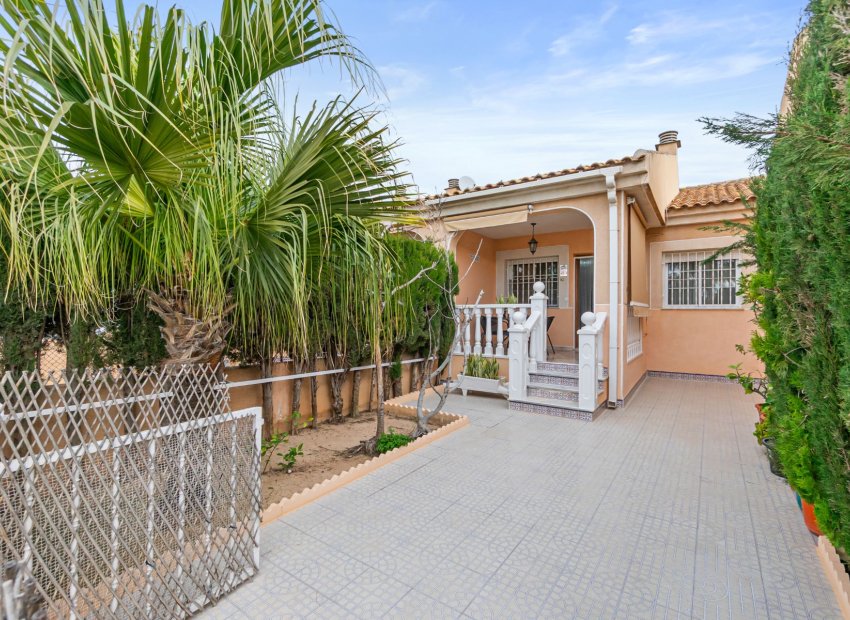 Resale - Townhouse -
San Javier