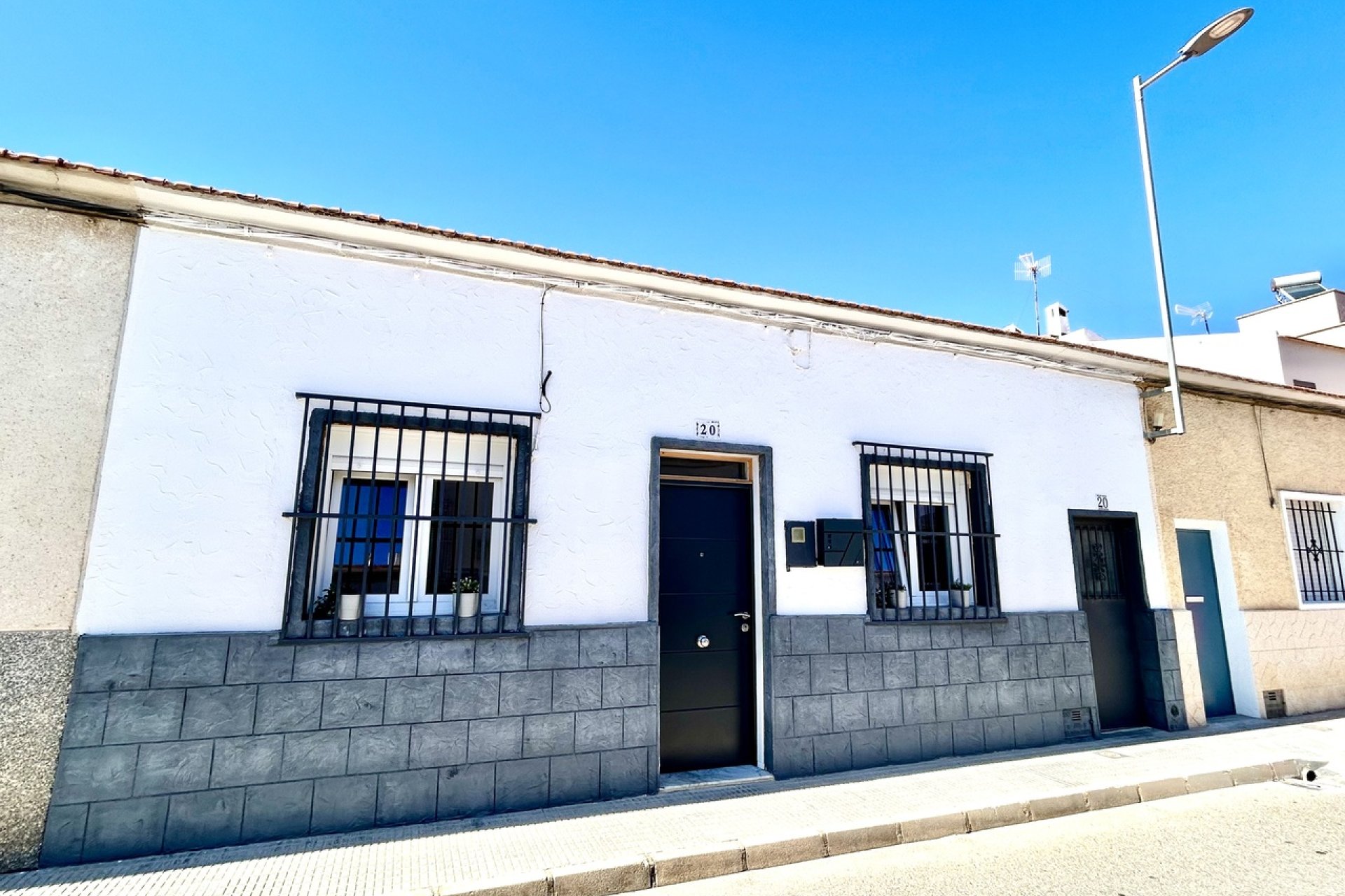 Resale - Townhouse -
San Miguel de Salinas