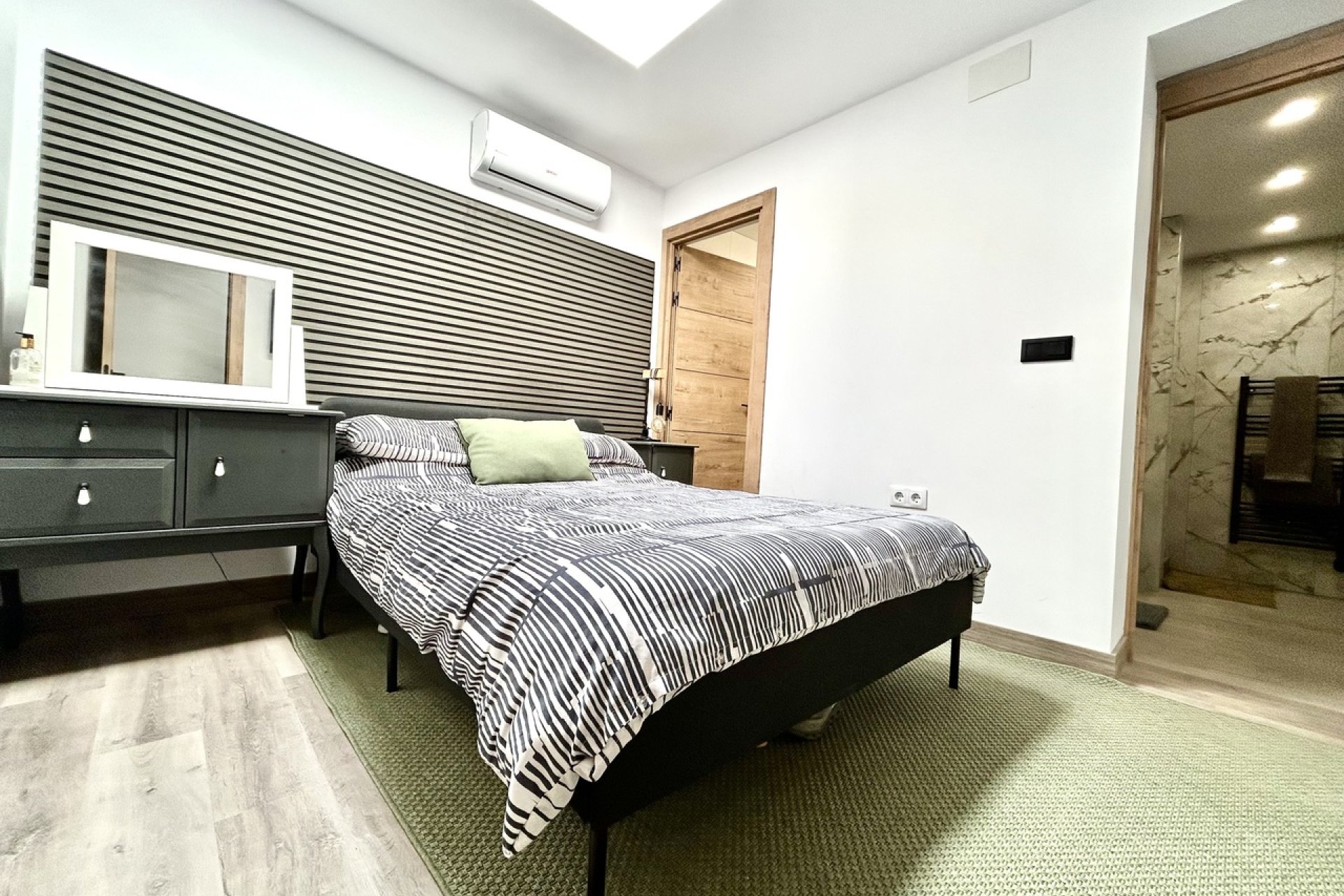 Resale - Townhouse -
San Miguel de Salinas