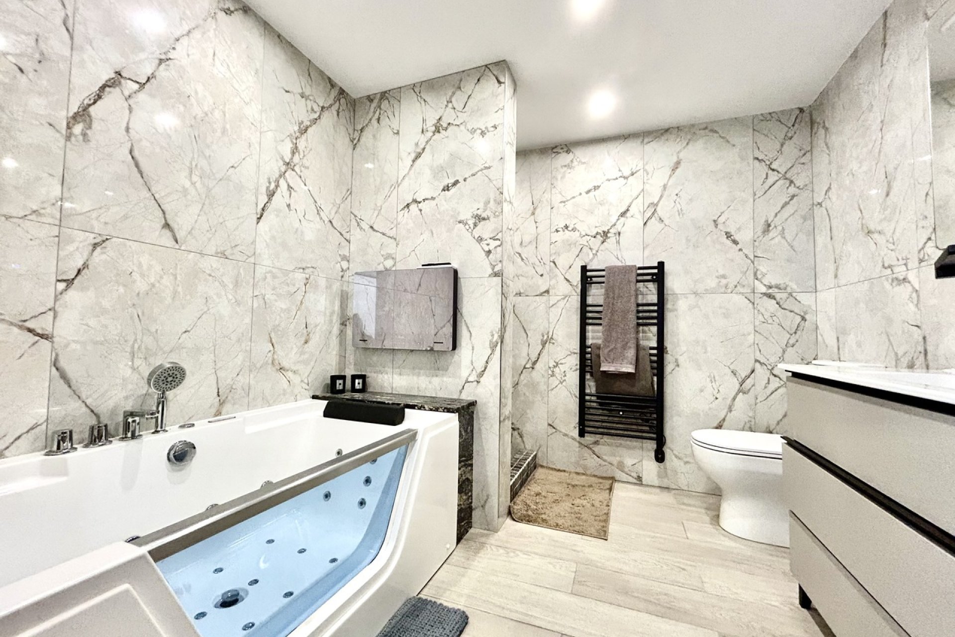 Resale - Townhouse -
San Miguel de Salinas