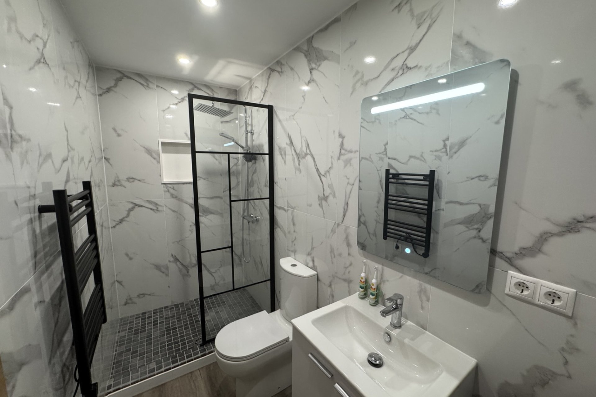 Resale - Townhouse -
San Miguel de Salinas