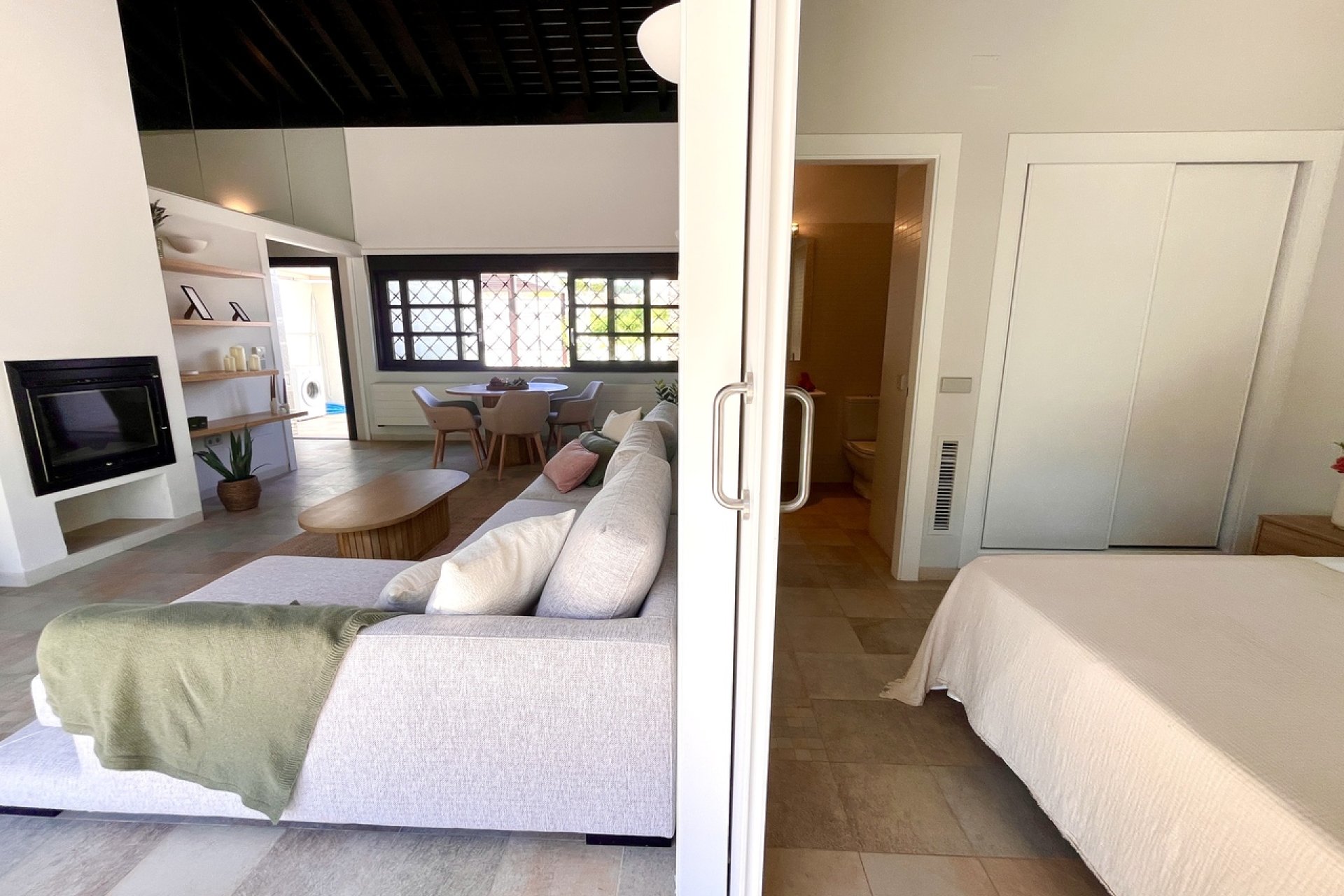Resale - Townhouse -
Sucina