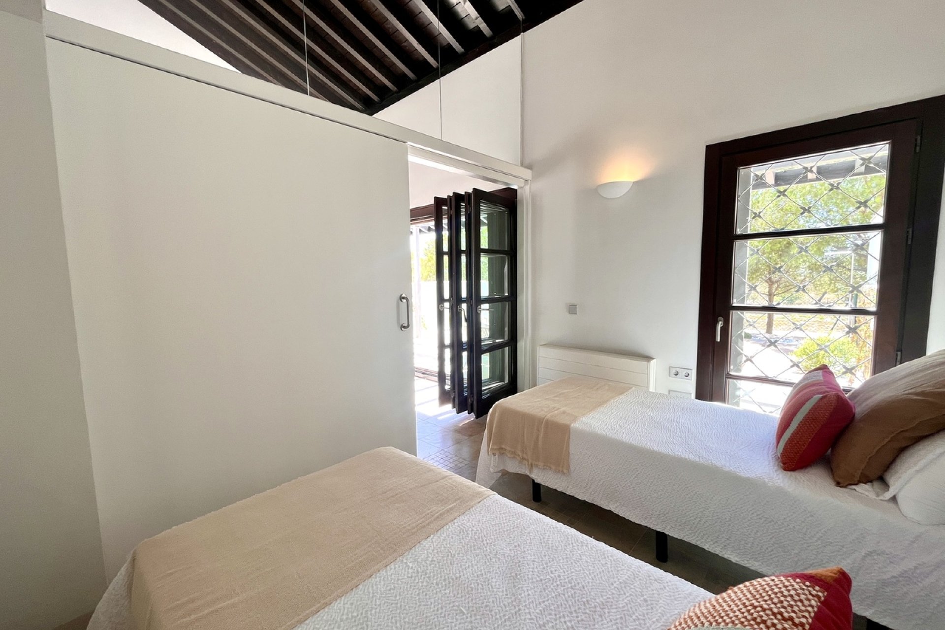 Resale - Townhouse -
Sucina