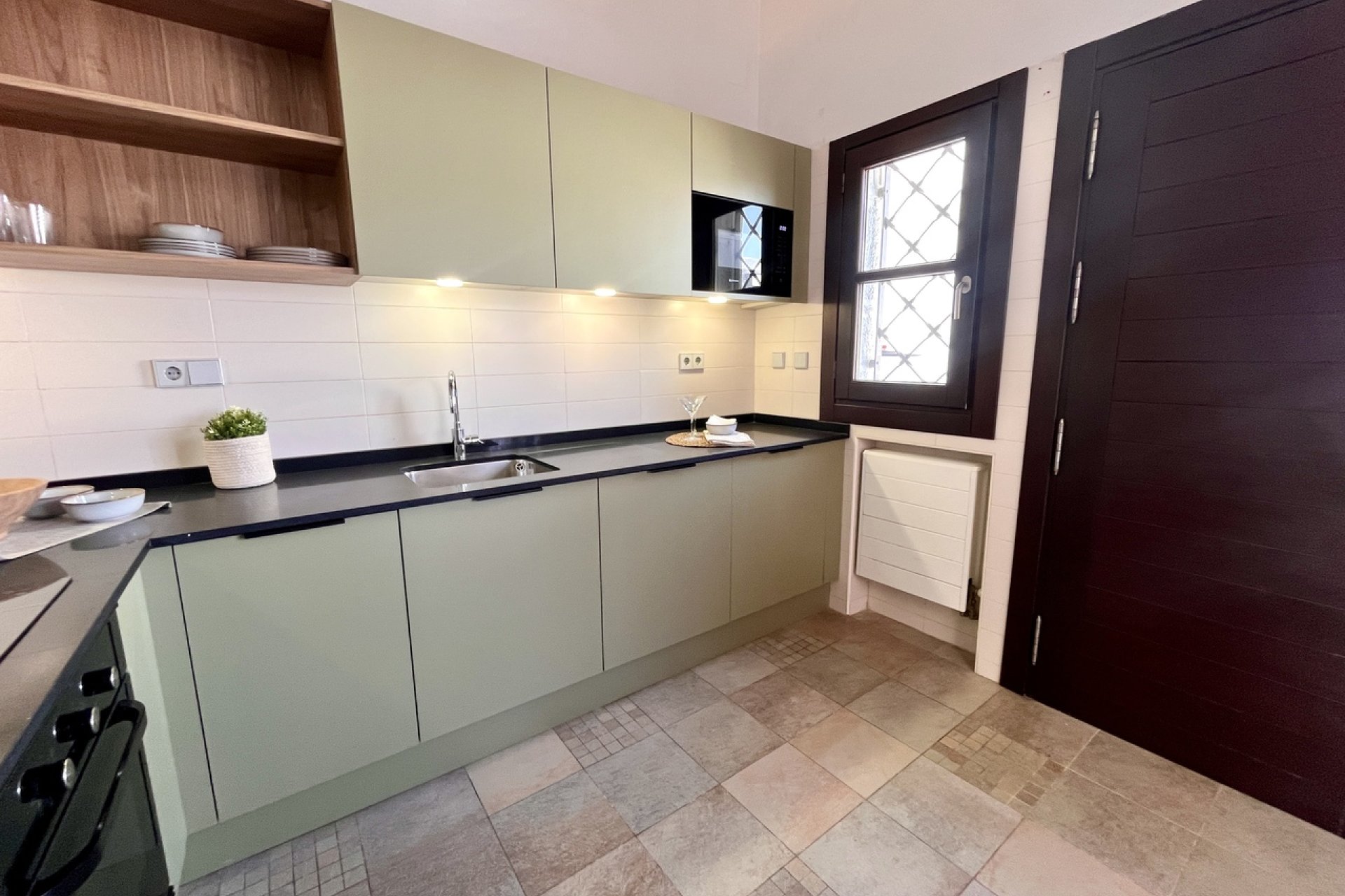 Resale - Townhouse -
Sucina
