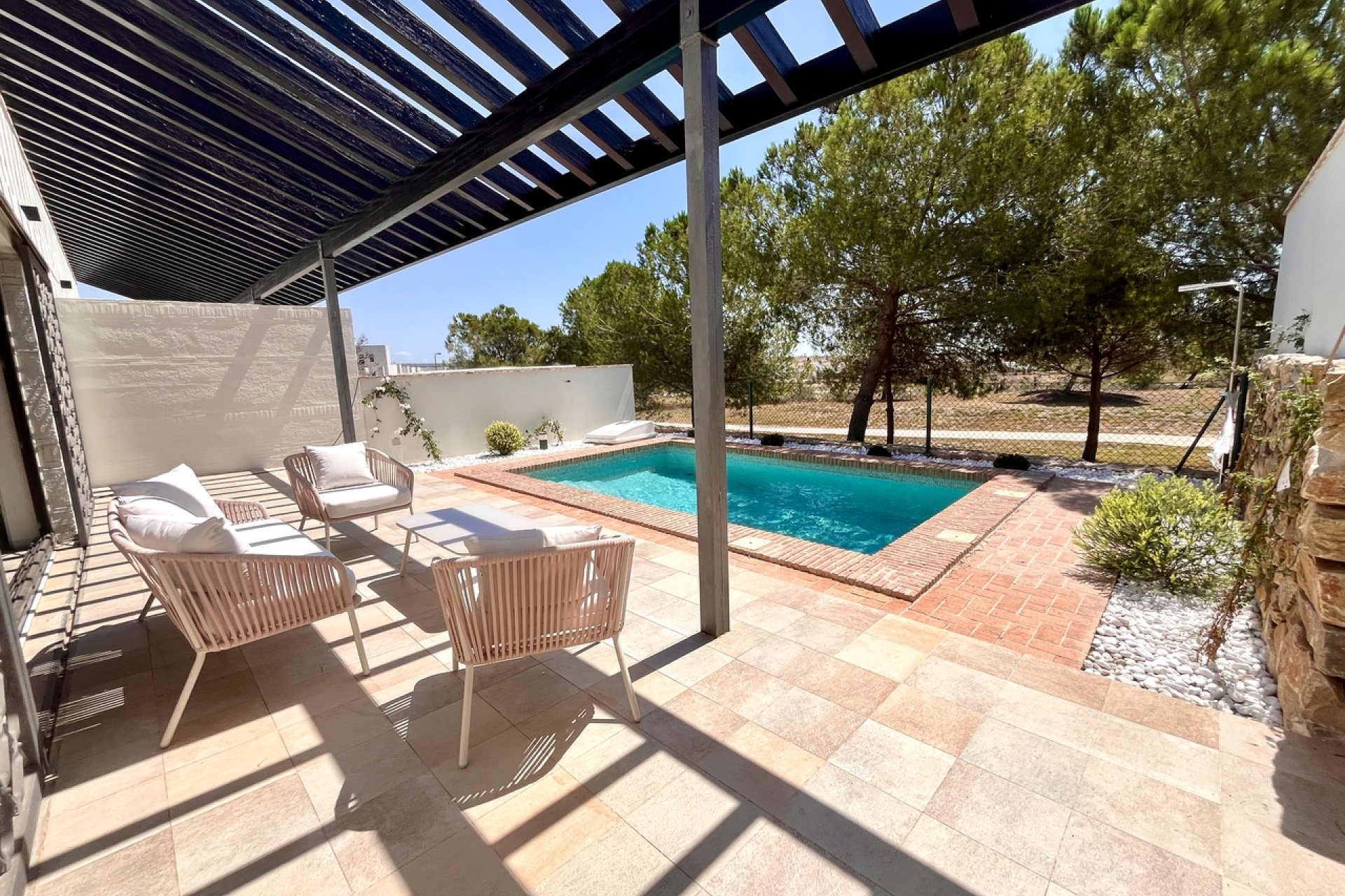 Resale - Townhouse -
Sucina