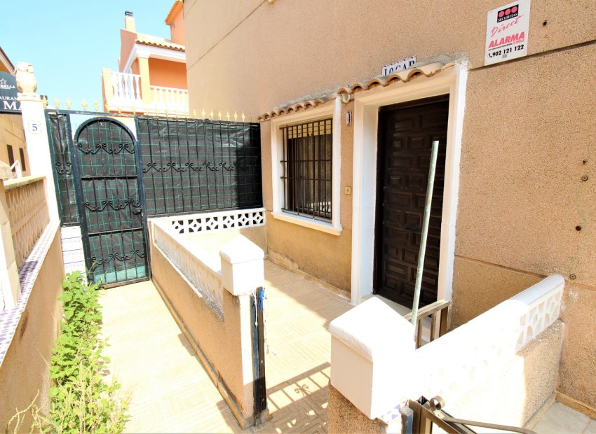 Resale - Townhouse -
Torrevieja - Pueblo/ PLAYA