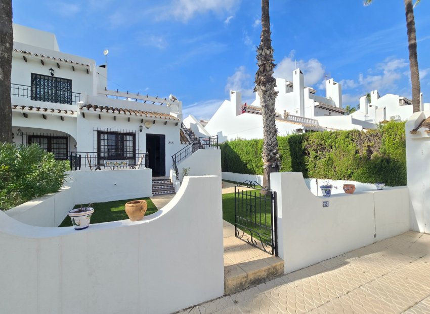 Resale - Townhouse -
Villamartin * - Los Dolses *