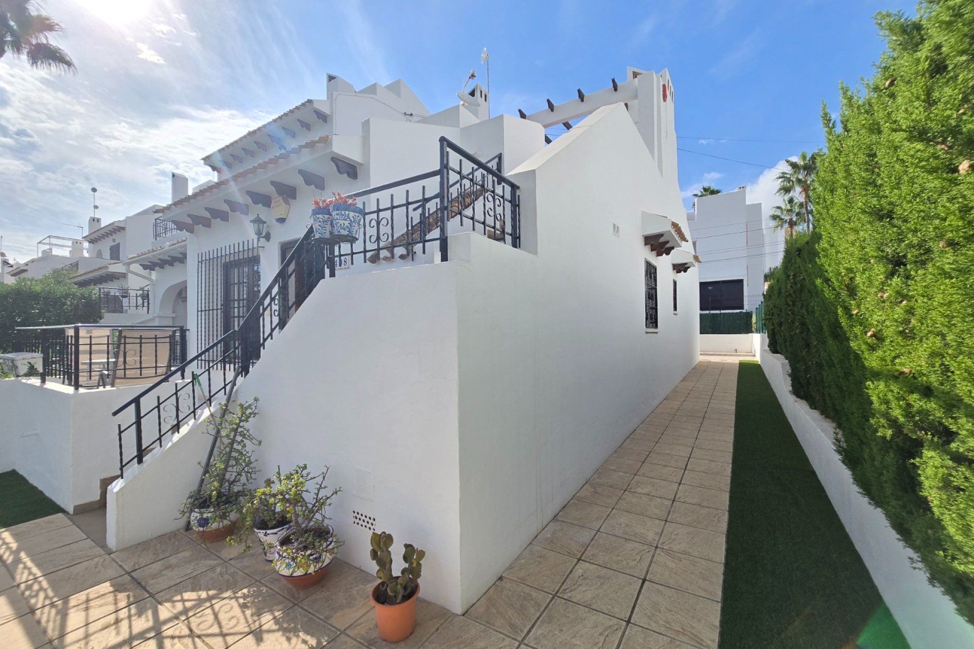 Resale - Townhouse -
Villamartin * - Los Dolses *