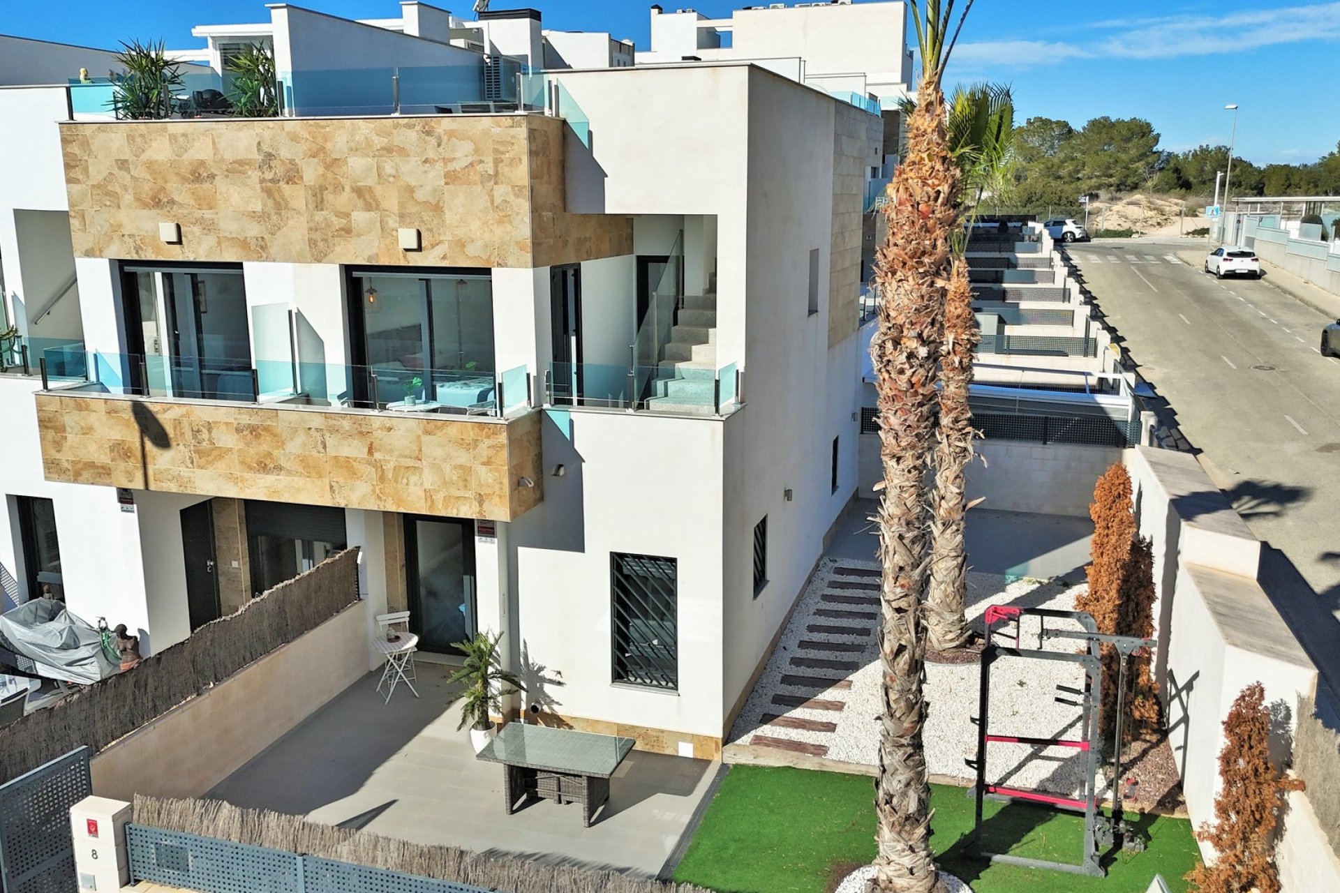 Resale - Townhouse -
Villamartín