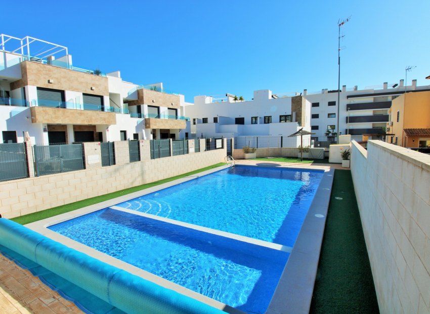 Resale - Townhouse -
Villamartín