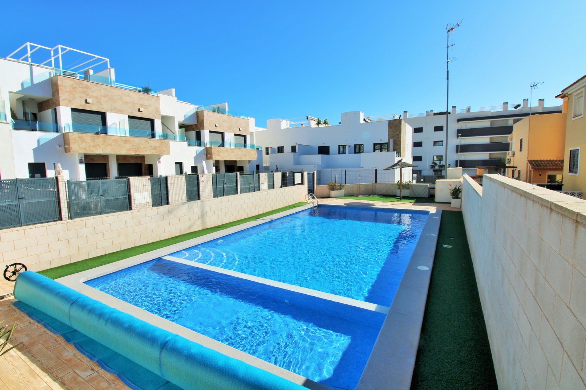 Resale - Townhouse -
Villamartín