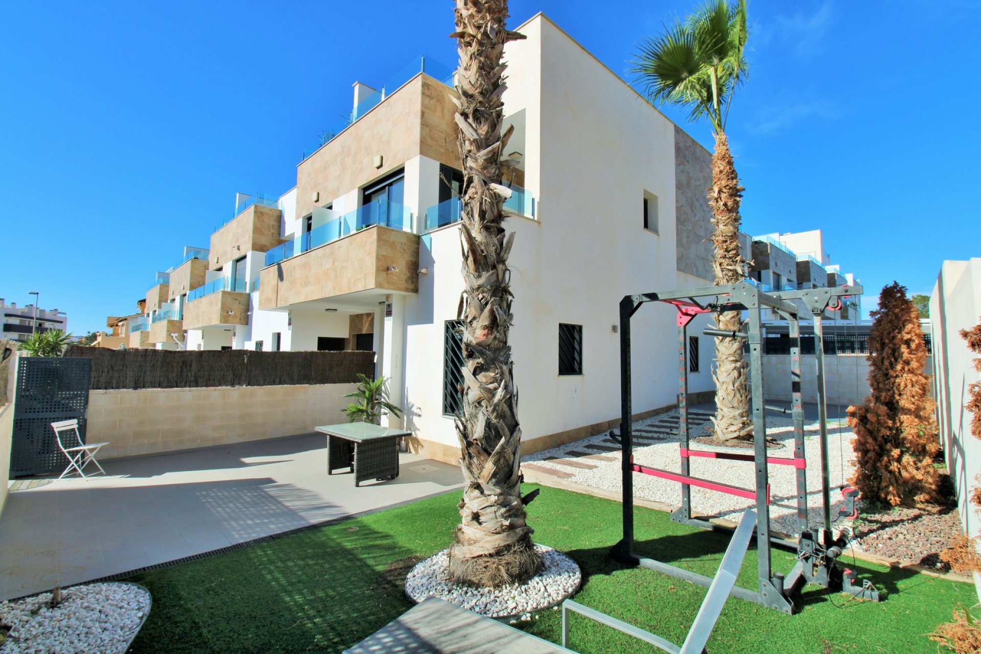 Resale - Townhouse -
Villamartín