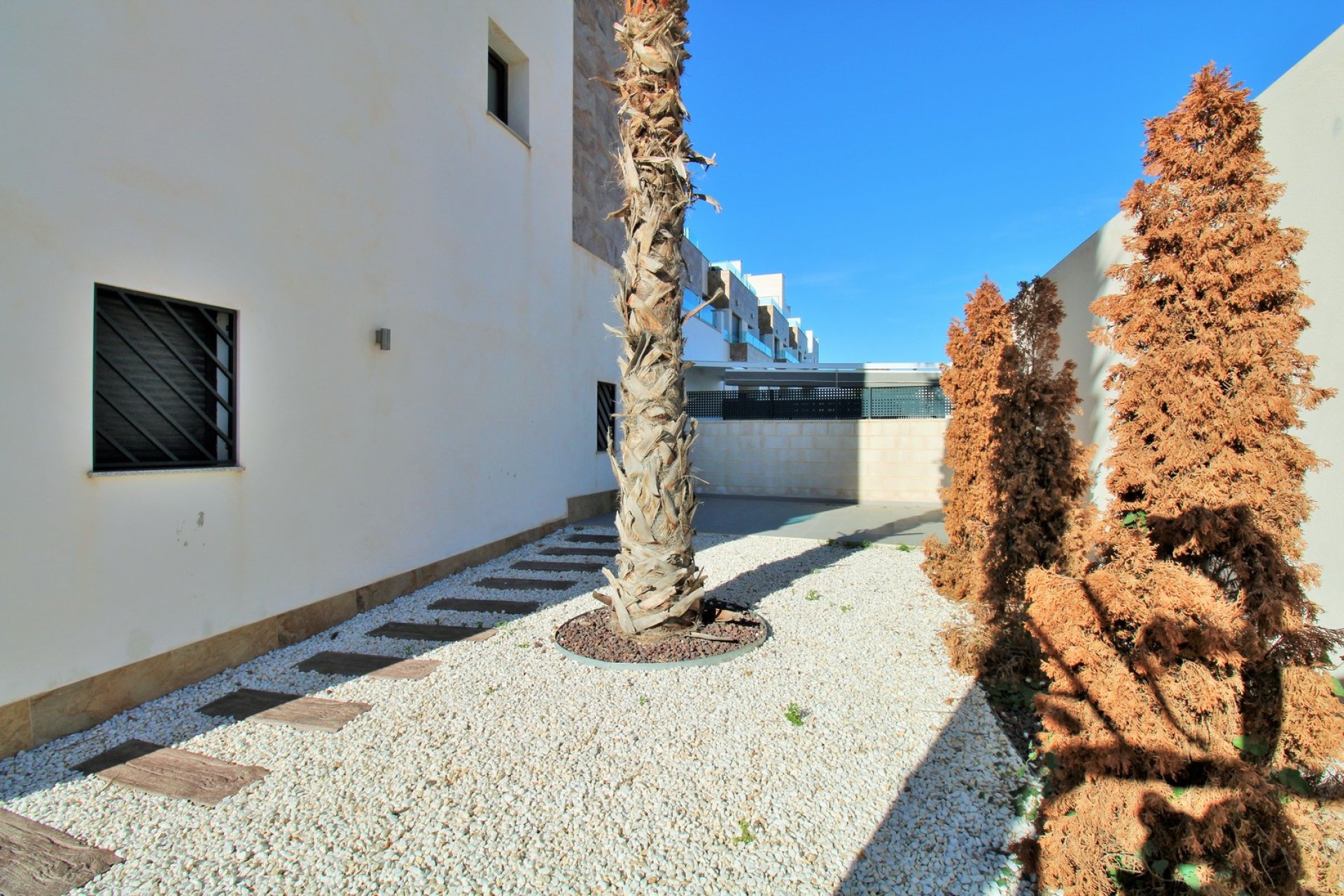 Resale - Townhouse -
Villamartín