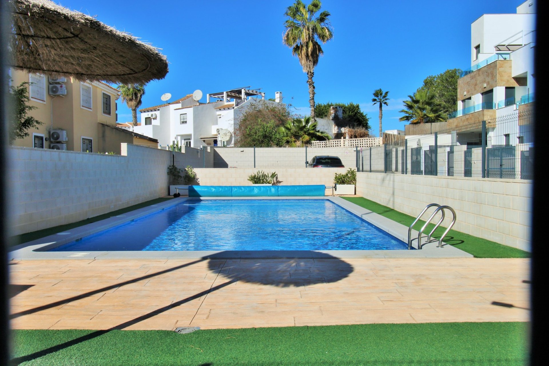 Resale - Townhouse -
Villamartín