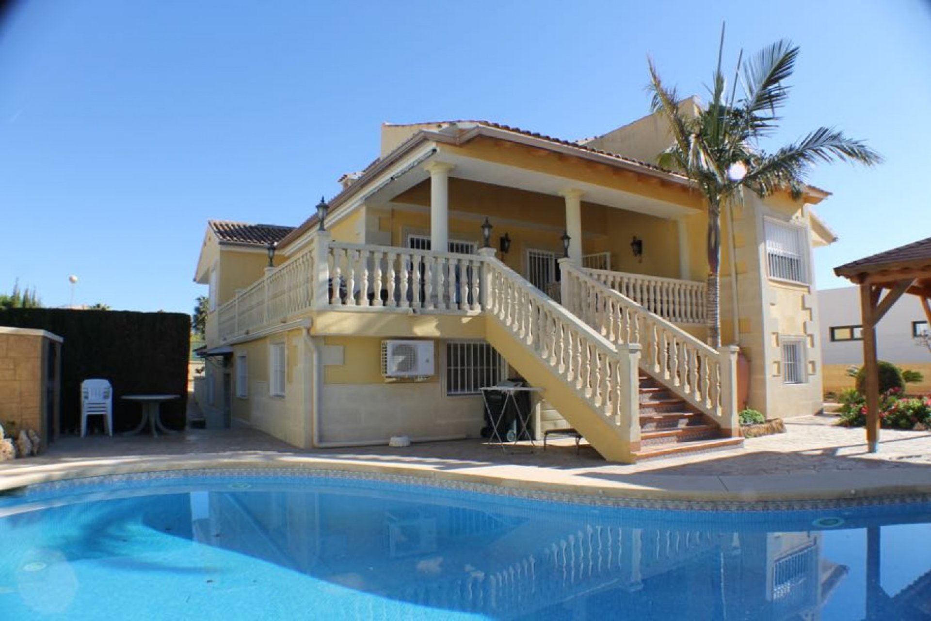 Resale - Villa -
Alfas del Pí - Arabi