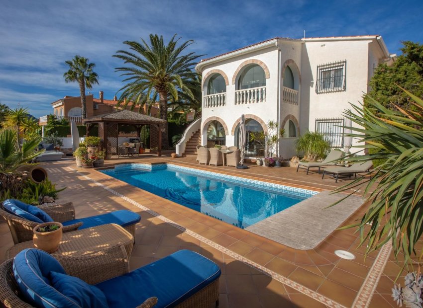 Resale - Villa -
Alfaz del Pi - Alfas del Pí