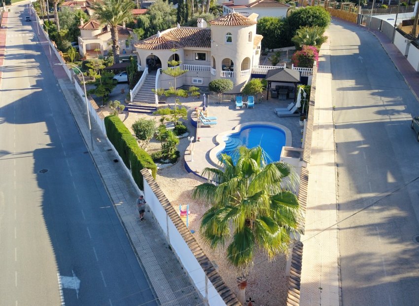 Resale - Villa -
Algorfa - Lomas de La Juliana