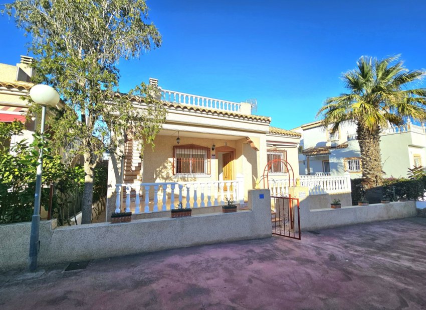 Resale - Villa -
Algorfa - Montemar