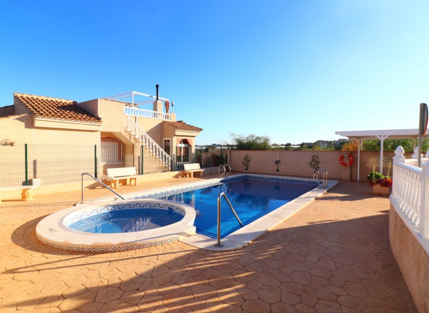 Resale - Villa -
Algorfa - Montemar