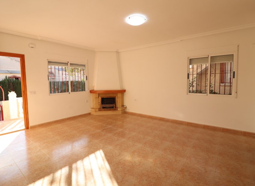 Resale - Villa -
Algorfa - Montemar