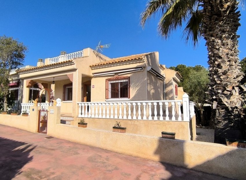 Resale - Villa -
Algorfa - Montemar