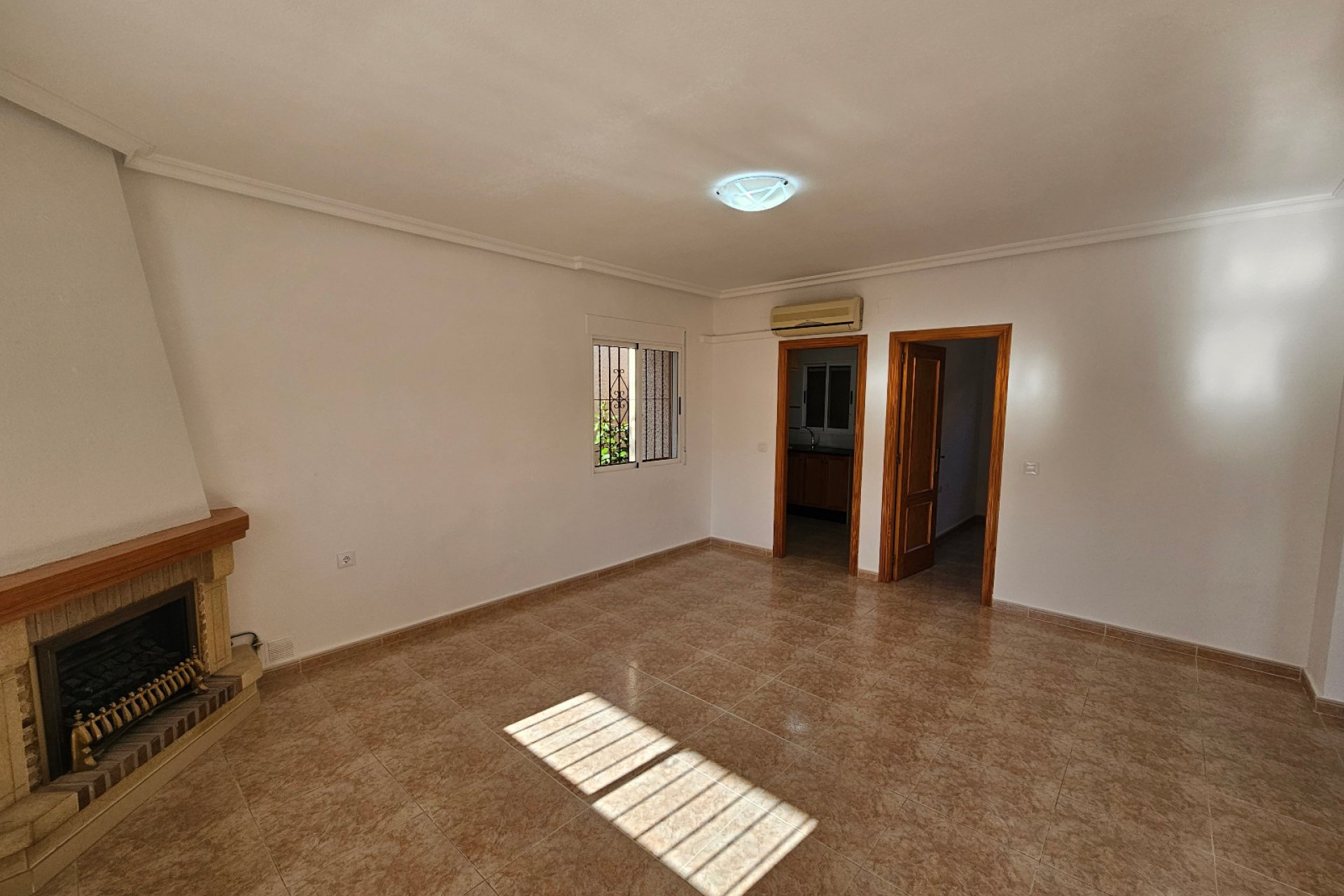 Resale - Villa -
Algorfa - Montemar