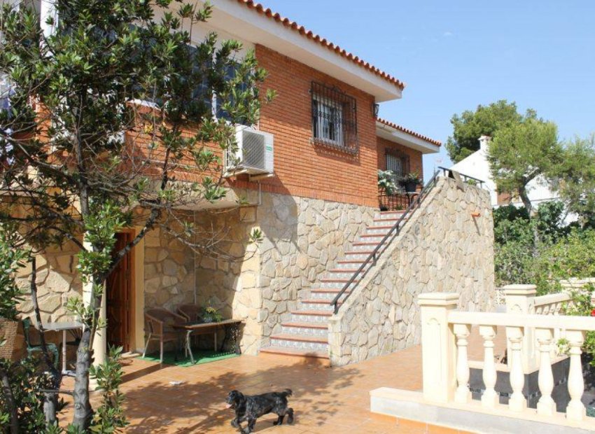 Resale - Villa -
Benidorm - Poniente