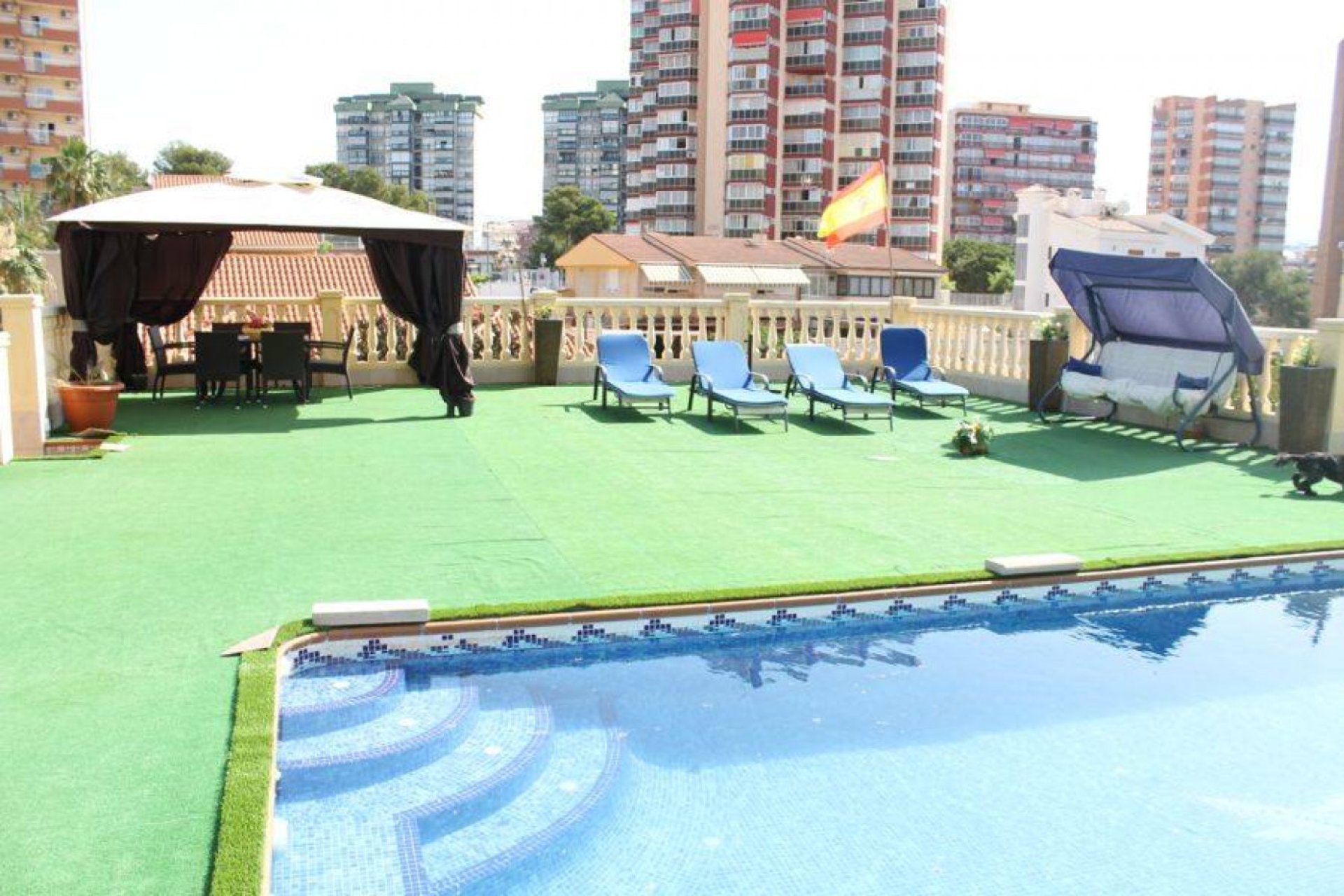 Resale - Villa -
Benidorm - Poniente