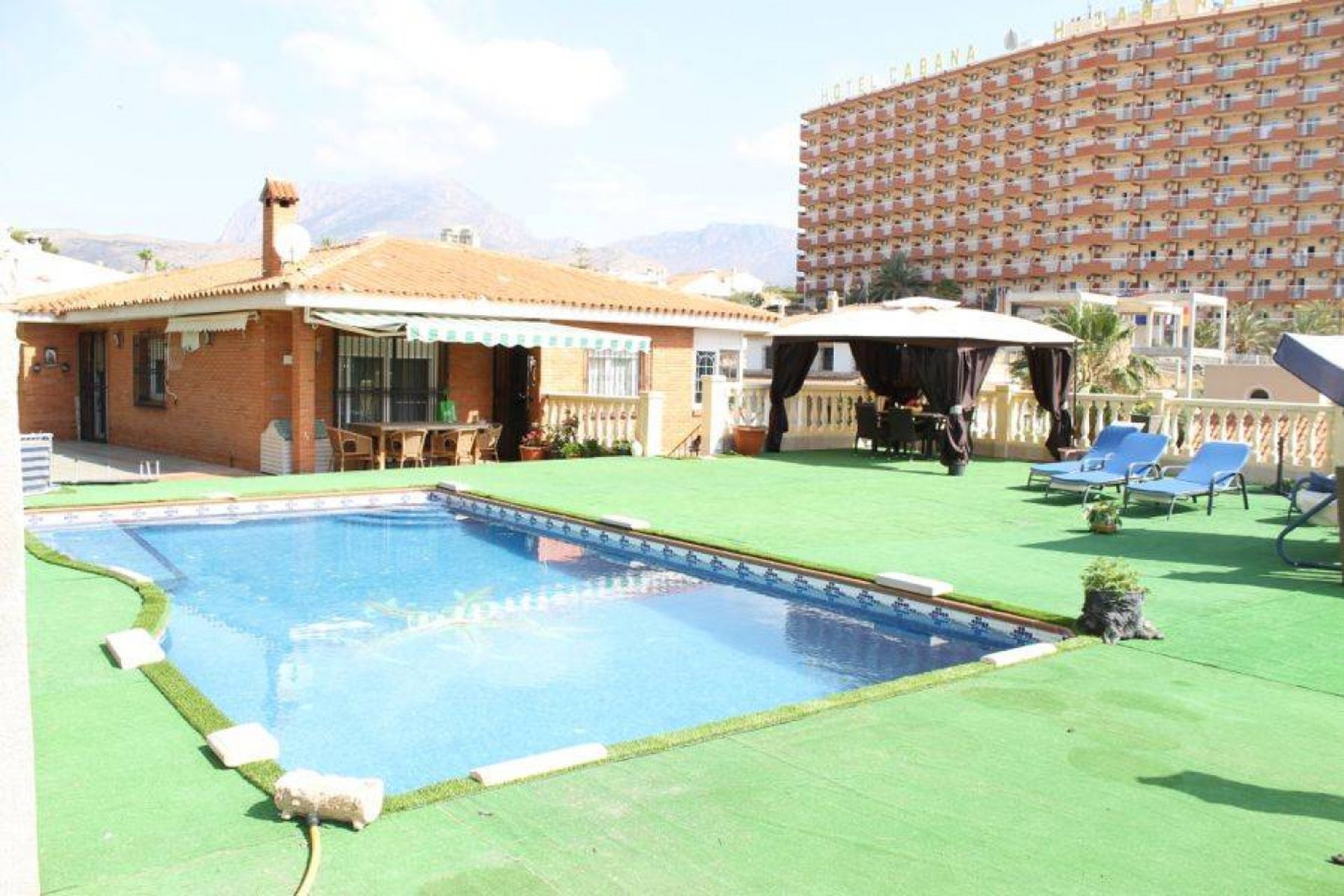 Resale - Villa -
Benidorm - Poniente