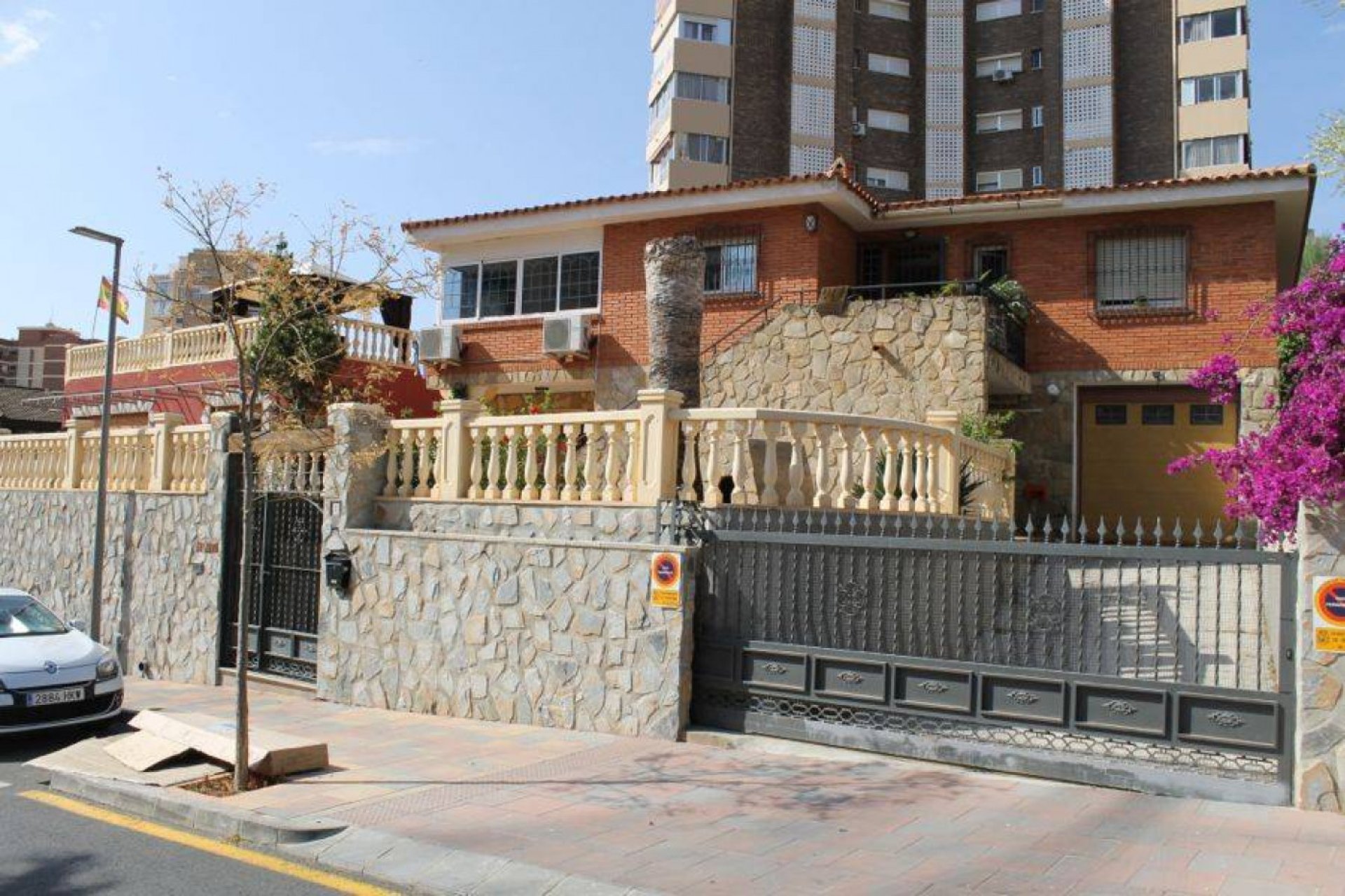 Resale - Villa -
Benidorm - Poniente