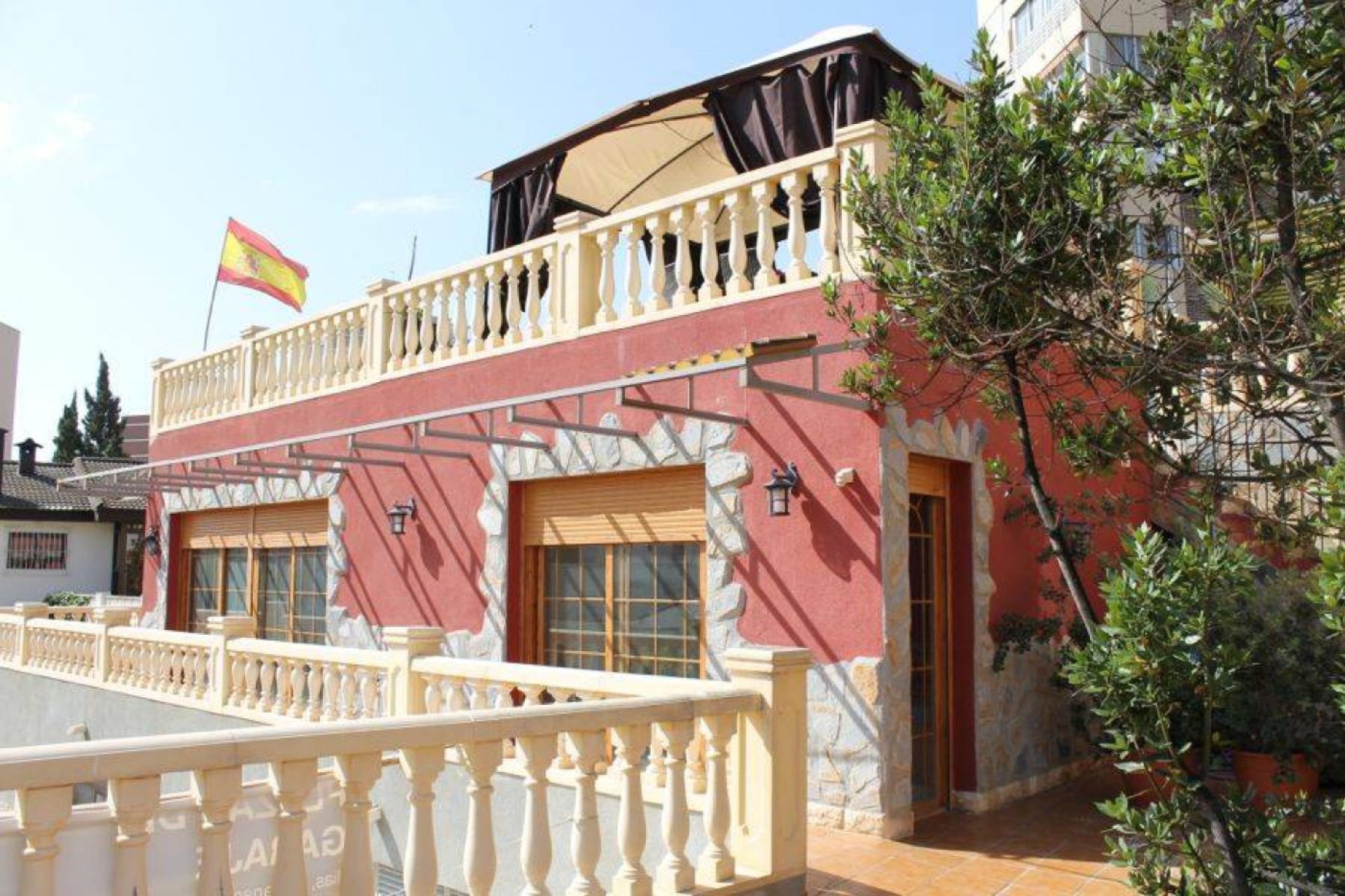 Resale - Villa -
Benidorm - Poniente