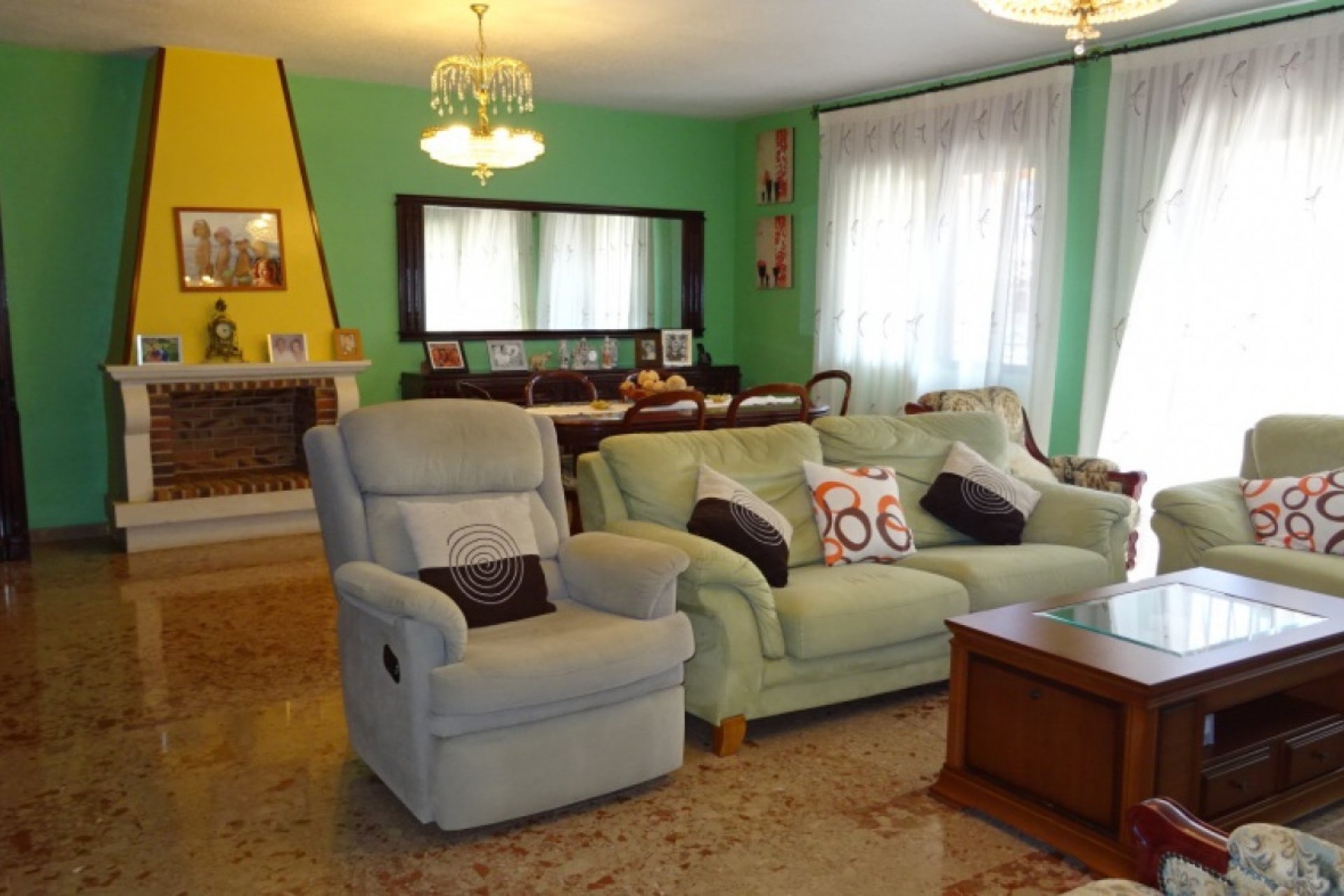 Resale - Villa -
Benidorm - Poniente